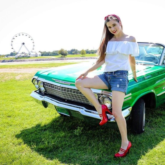 Meet your Posher, Julie - Picture 2 of 7